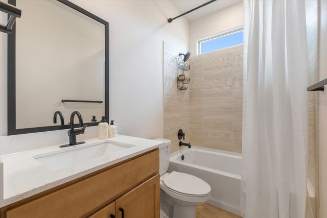 2444 Marble Avenue NE, Rio Rancho, NM 87144