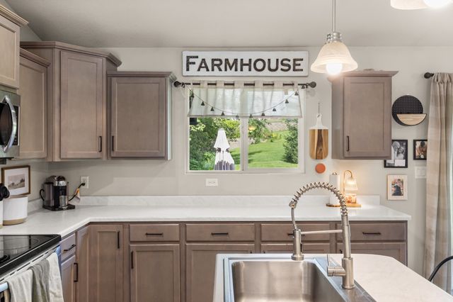 635 N N Street, Indianola, IA 50125