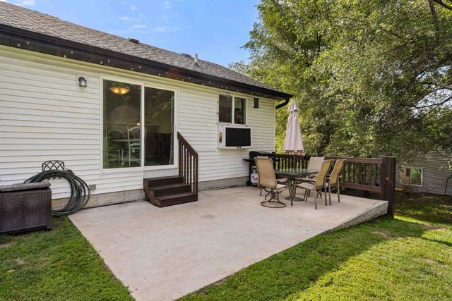 635 N N Street, Indianola, IA 50125