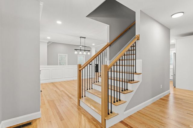 91 Raymond Road, Auburn, NH 03032