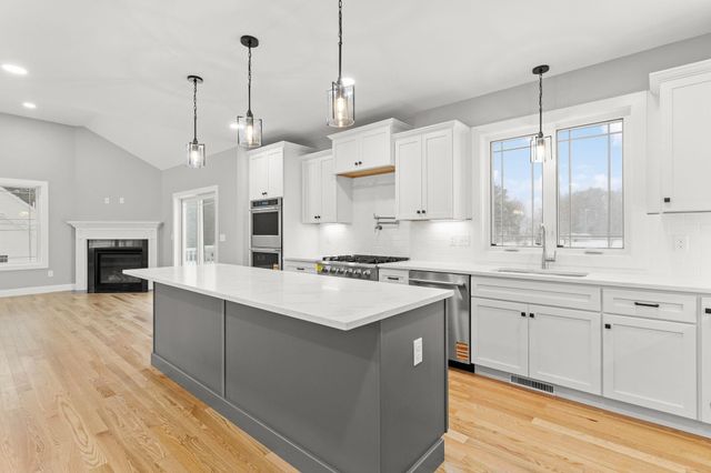 91 Raymond Road, Auburn, NH 03032