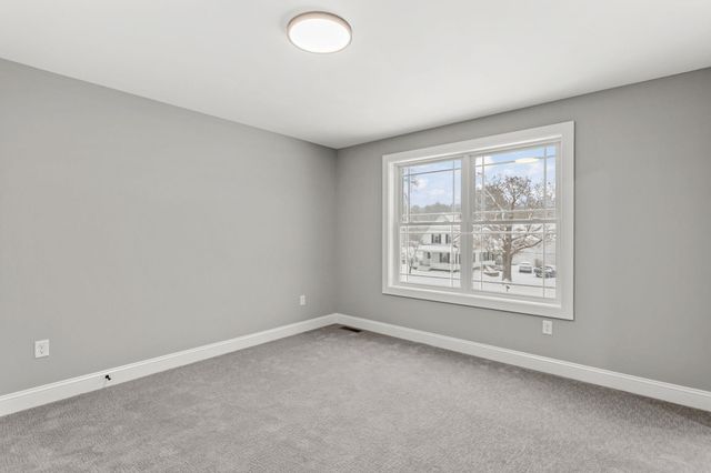 91 Raymond Road, Auburn, NH 03032