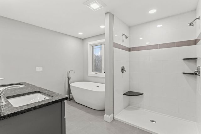 91 Raymond Road, Auburn, NH 03032