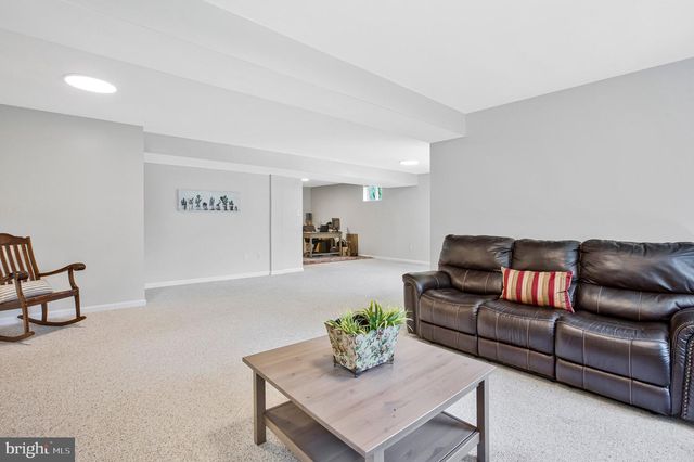 13215 FALLS RD, Cockeysville, MD 21030