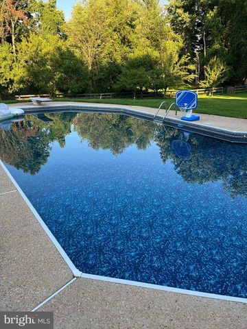 13215 FALLS RD, Cockeysville, MD 21030