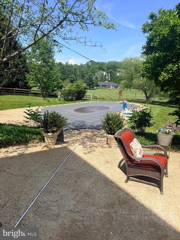 13215 FALLS RD, Cockeysville, MD 21030