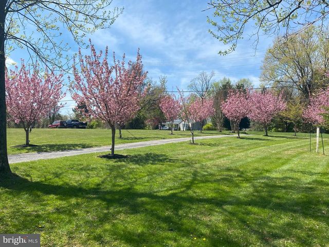 13215 FALLS RD, Cockeysville, MD 21030