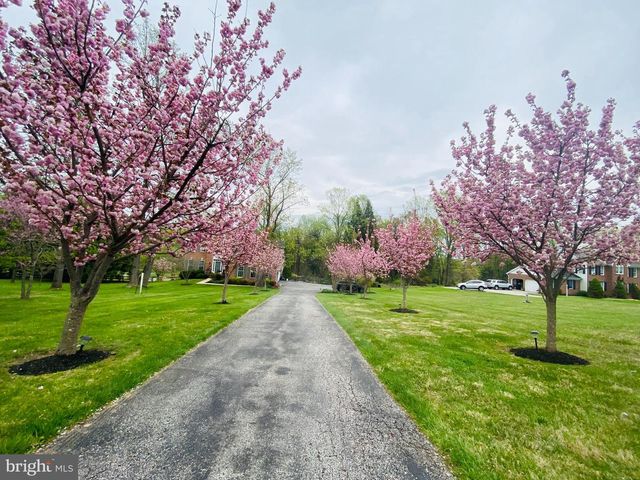 13215 FALLS RD, Cockeysville, MD 21030