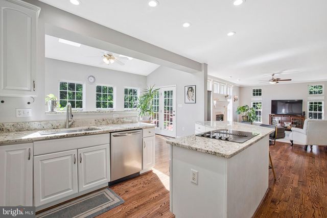 13215 FALLS RD, Cockeysville, MD 21030
