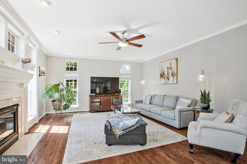 Image 11 of property listing at 13215 FALLS RD, Cockeysville, MD 21030
