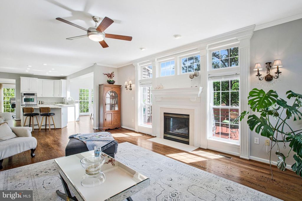 Image 12 of property listing at 13215 FALLS RD, Cockeysville, MD 21030