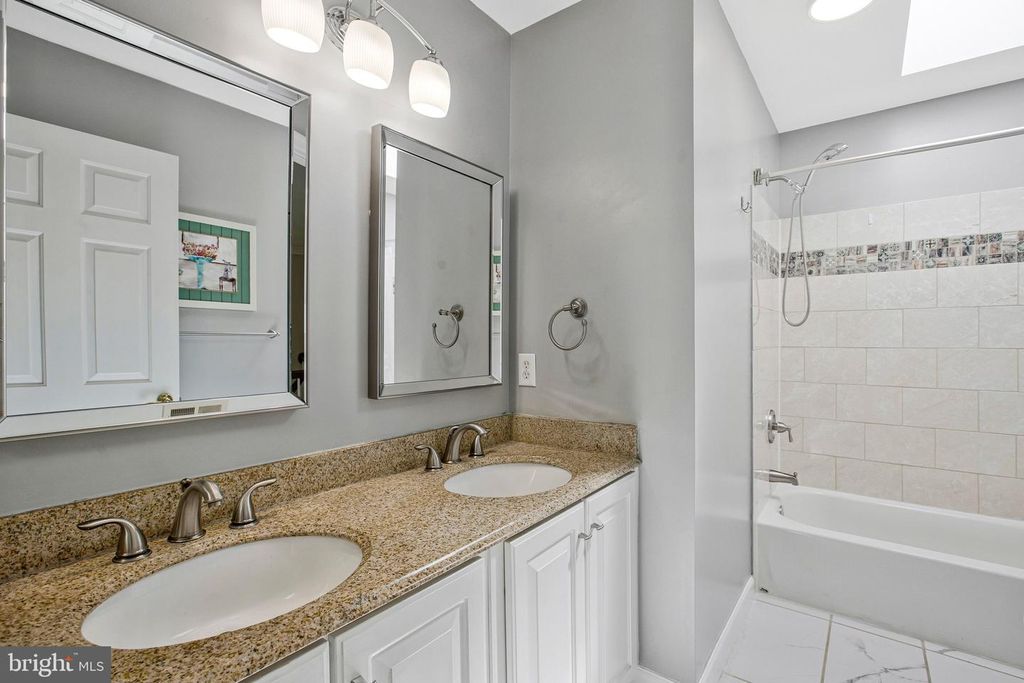 Image 19 of property listing at 13215 FALLS RD, Cockeysville, MD 21030