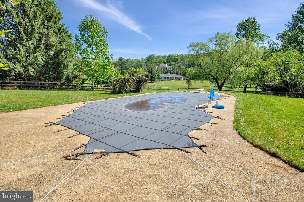 Image 32 of property listing at 13215 FALLS RD, Cockeysville, MD 21030
