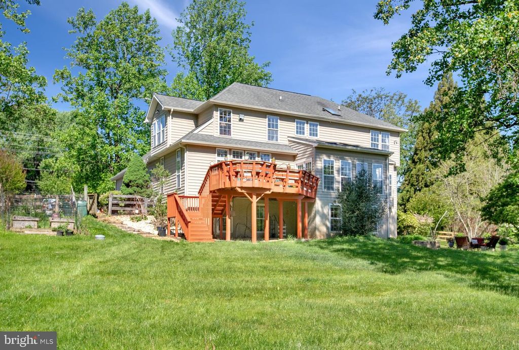 Image 33 of property listing at 13215 FALLS RD, Cockeysville, MD 21030