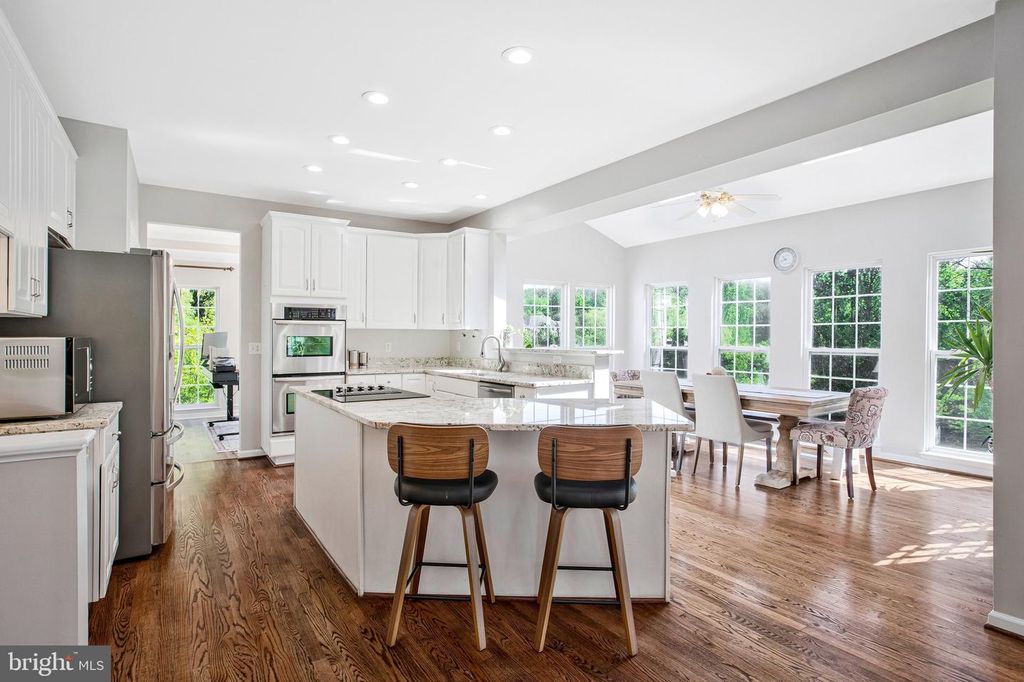 Image 9 of property listing at 13215 FALLS RD, Cockeysville, MD 21030