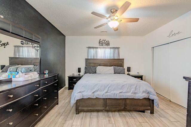 10615 Covert Lane SW, Albuquerque, NM 87121