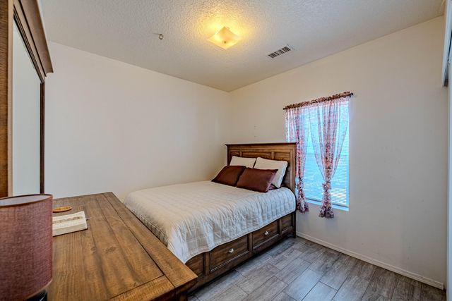10615 Covert Lane SW, Albuquerque, NM 87121