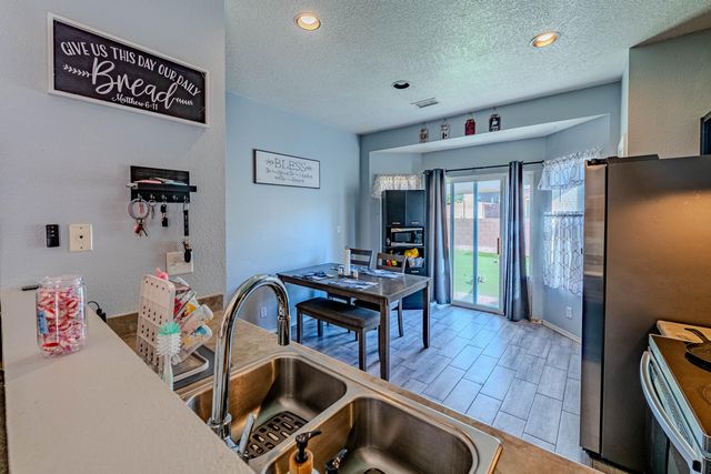 10615 Covert Lane SW, Albuquerque, NM 87121