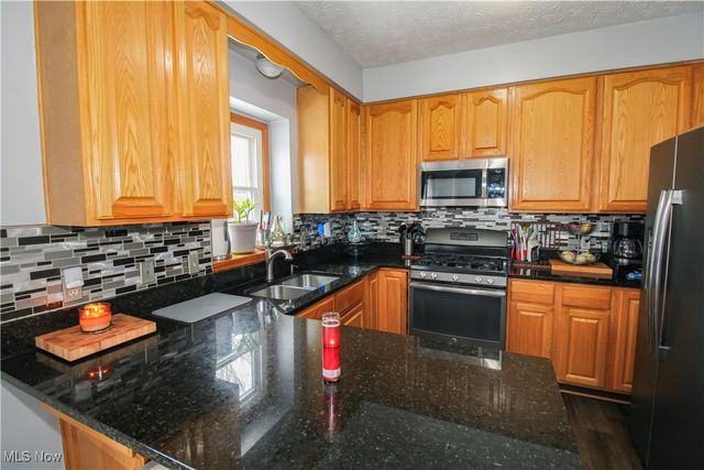 5946 N Mayflower Drive, Lorain, OH 44053