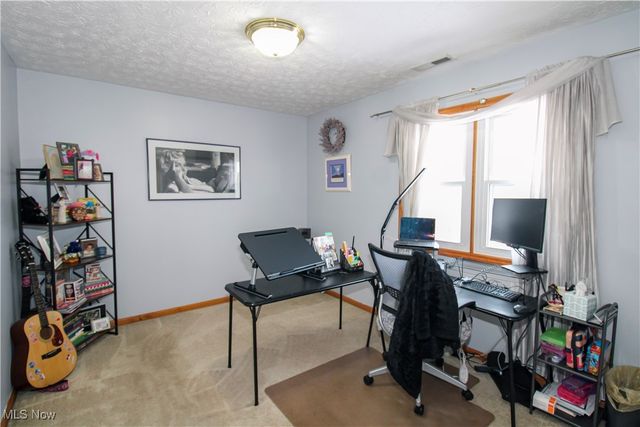 5946 N Mayflower Drive, Lorain, OH 44053