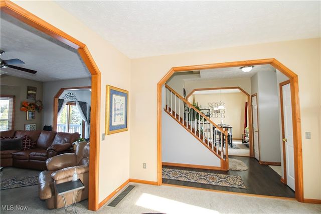 5946 N Mayflower Drive, Lorain, OH 44053