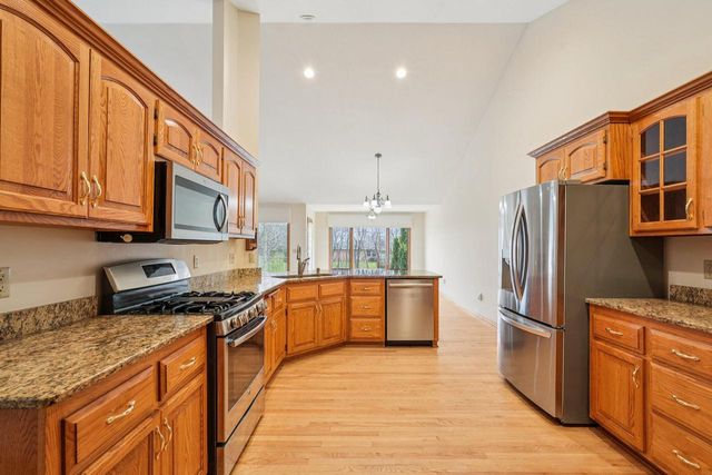 16605 Sumerland COURT, New Berlin, WI 53151