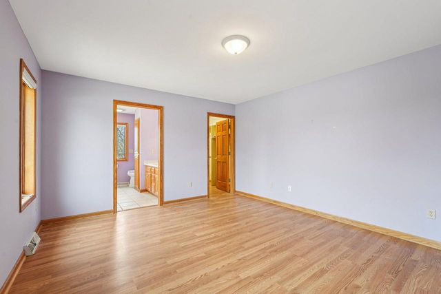 16605 Sumerland COURT, New Berlin, WI 53151