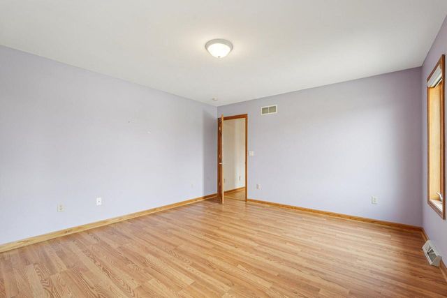 16605 Sumerland COURT, New Berlin, WI 53151