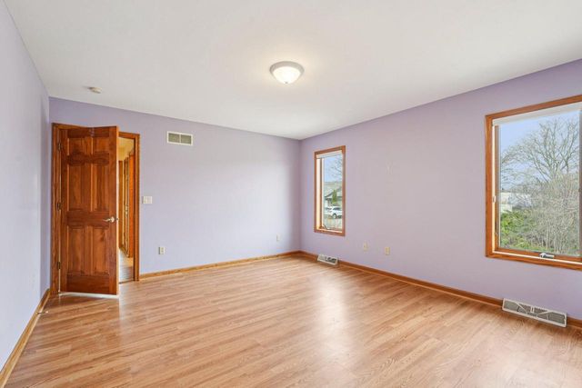 16605 Sumerland COURT, New Berlin, WI 53151