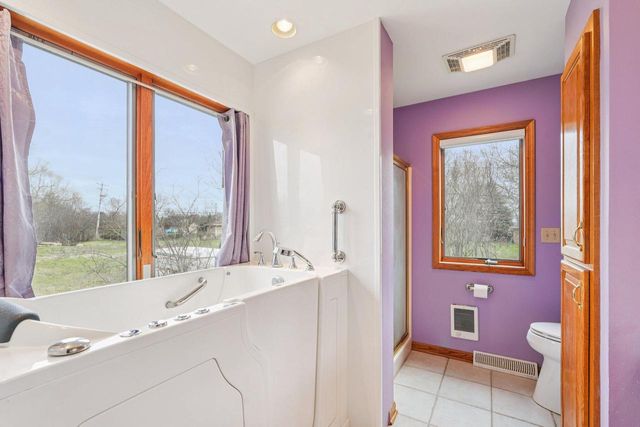 16605 Sumerland COURT, New Berlin, WI 53151