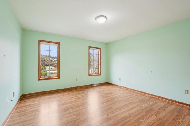 16605 Sumerland COURT, New Berlin, WI 53151