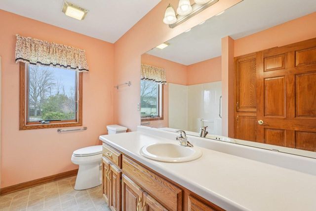 16605 Sumerland COURT, New Berlin, WI 53151