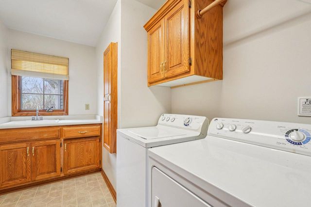16605 Sumerland COURT, New Berlin, WI 53151