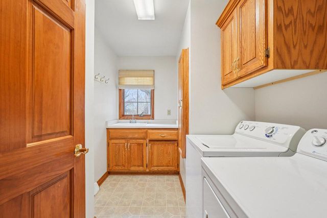 16605 Sumerland COURT, New Berlin, WI 53151