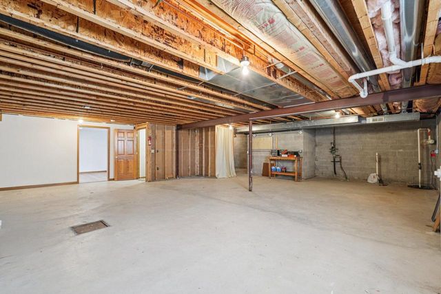 16605 Sumerland COURT, New Berlin, WI 53151