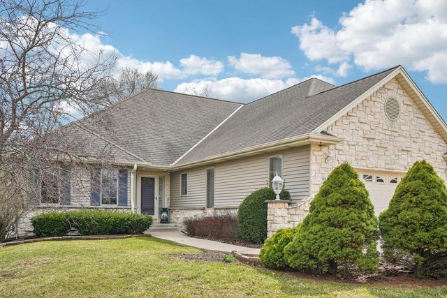 16605 Sumerland COURT, New Berlin, WI 53151