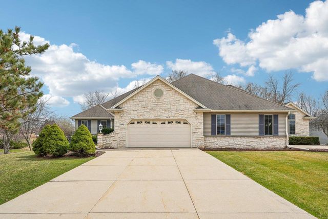 16605 Sumerland COURT, New Berlin, WI 53151