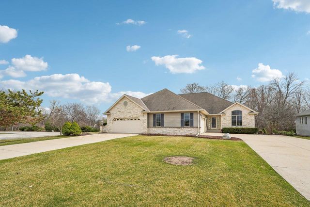 16605 Sumerland COURT, New Berlin, WI 53151