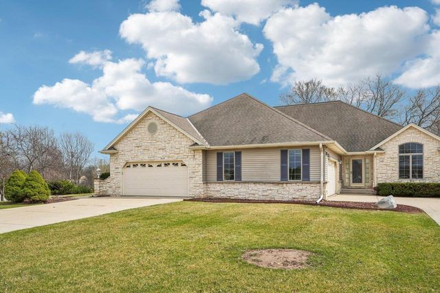 16605 Sumerland COURT, New Berlin, WI 53151