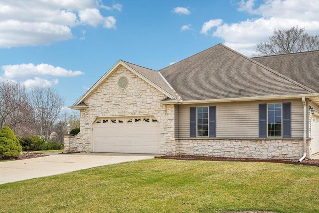 16605 Sumerland COURT, New Berlin, WI 53151