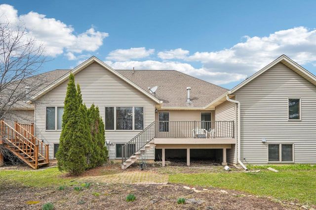 16605 Sumerland COURT, New Berlin, WI 53151