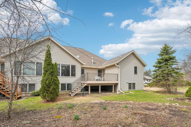 16605 Sumerland COURT, New Berlin, WI 53151