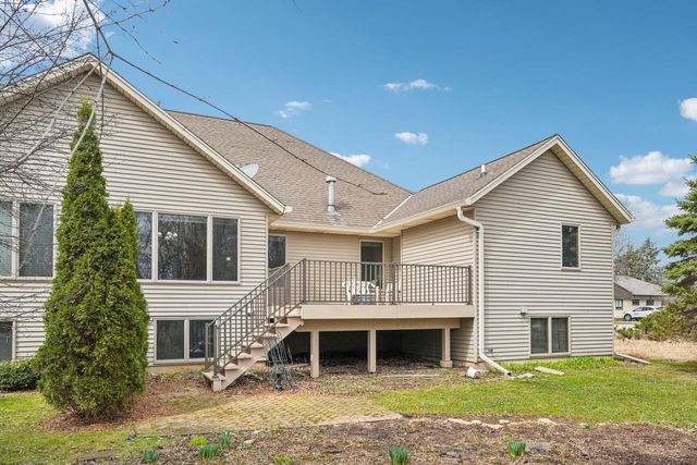 16605 Sumerland COURT, New Berlin, WI 53151