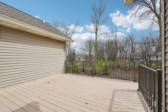 16605 Sumerland COURT, New Berlin, WI 53151