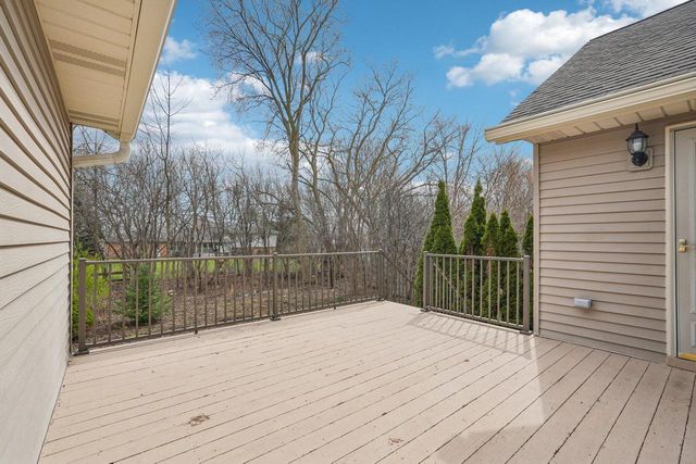 16605 Sumerland COURT, New Berlin, WI 53151