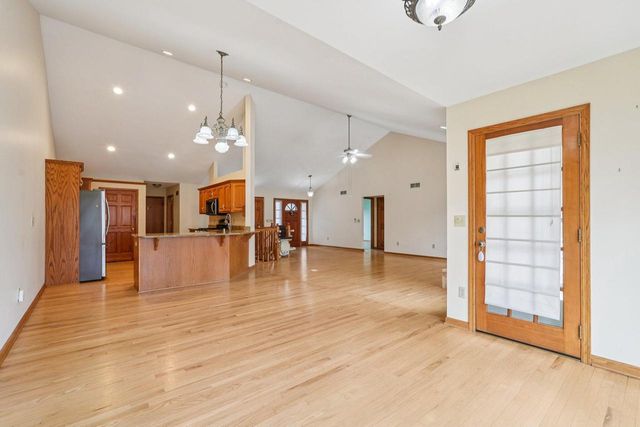 16605 Sumerland COURT, New Berlin, WI 53151