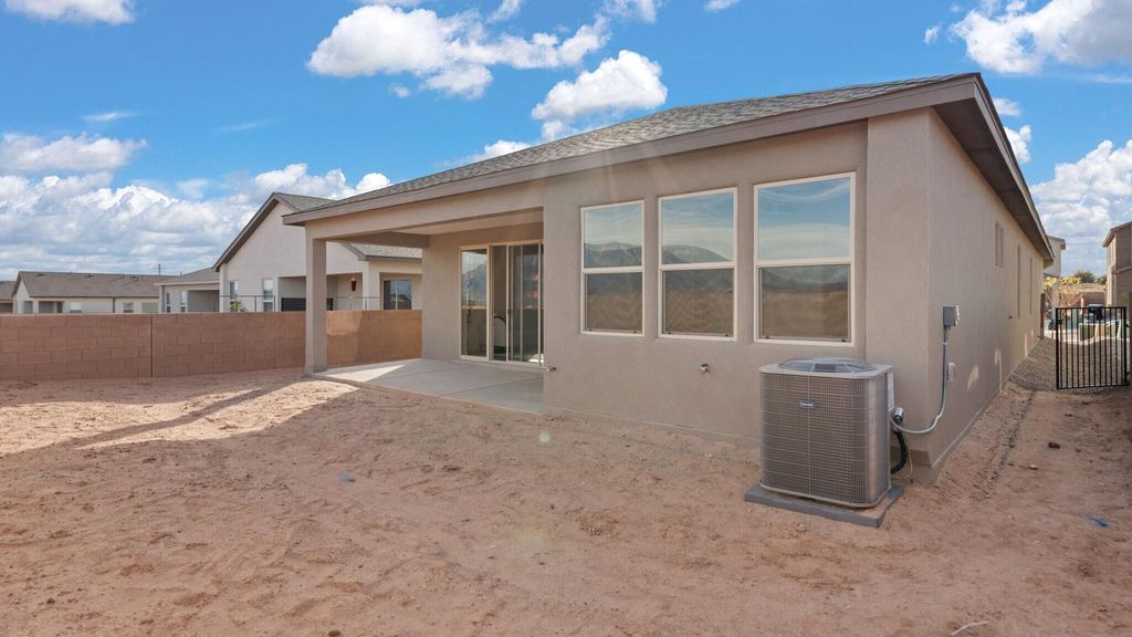 Image 28 of property listing at 6723 Clayton Drive NE, Rio Rancho, NM 87144