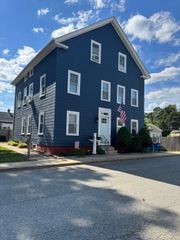 5 First Ave 1, Blackstone, MA 01504