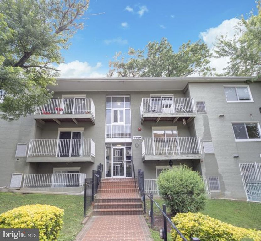 4469 B ST SE #203, Washington, DC 20019