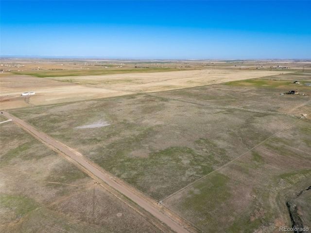 58701 E Lake Pl, Strasburg, CO 80136